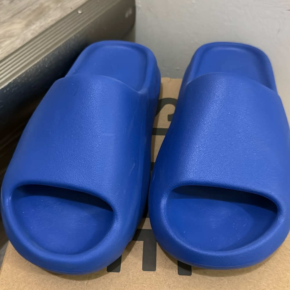 Adidas Yeezy Slides